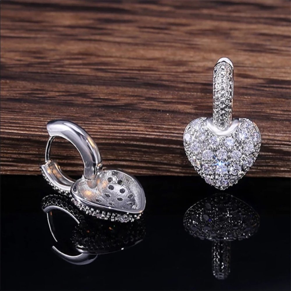New Women’s Romantic Heart Diamond Earrings - Picture 4 of 4